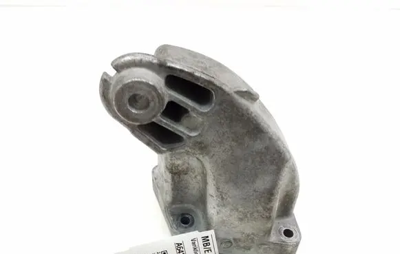Mercedes-Benz E C207 W207 Engine mounting bracket A6422233404