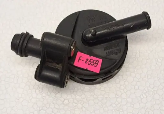 Skoda Fabia Mk1 (6Y) Breather valve 03D103765A
