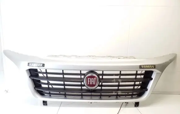 Fiat Ducato Front bumper upper radiator grill 18072151