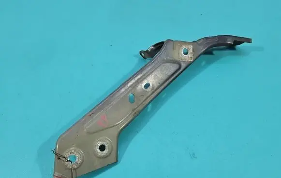 Renault Megane IV Other engine bay part 631406423R IMPRK1590835