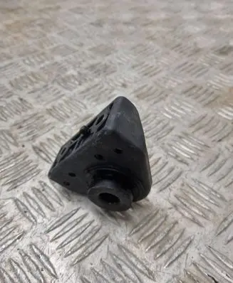 KIA Sportage Radiator mount bracket 