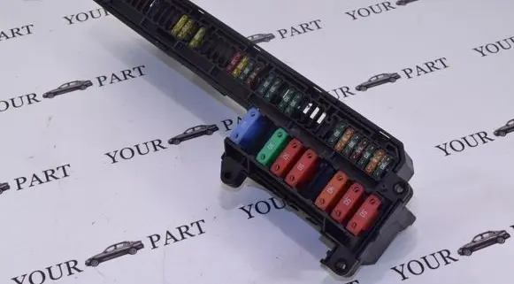 BMW 5 E60 E61 Fuse module 6957330