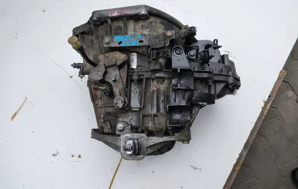 Renault Trafic III (X82) Manual 6 speed gearbox PF6050