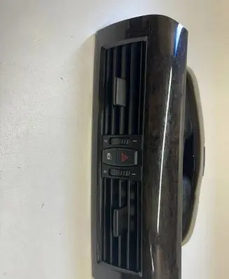 BMW 5 E60 E61 Dash center air vent grill 6910734 7009275 0514800