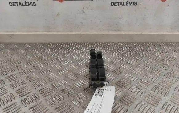 Toyota Avensis Verso Electric window control switch 8404044030