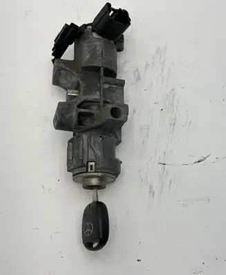 Toyota Avensis T250 Ignition lock 450200504