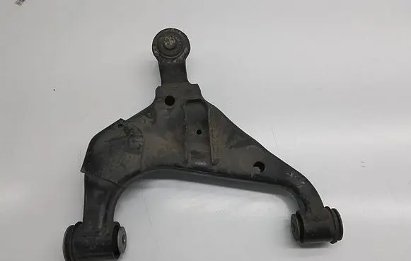 Toyota Hilux (AN10, AN20, AN30) Front lower control arm/wishbone 480690K040