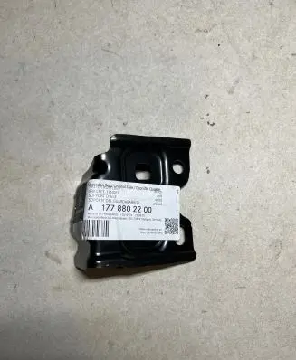 Mercedes-Benz GLA H247 Fender mounting bracket A1778802200