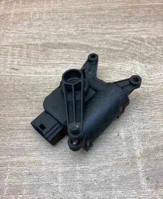 Volkswagen Touareg I Air flap motor/actuator 0132801320