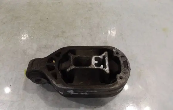 Renault Scenic III - Grand scenic III Engine mounting bracket