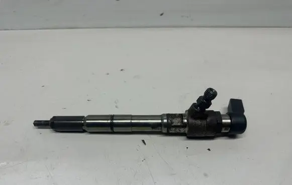 Volkswagen Caddy Fuel injector 03L130277B