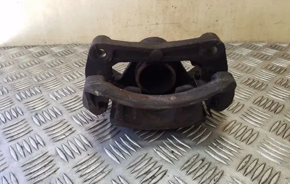 Nissan Juke I F15 Front brake caliper
