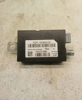 Ford C-MAX II Aerial antenna amplifier 7CP118C847CA 20140516 P30761696