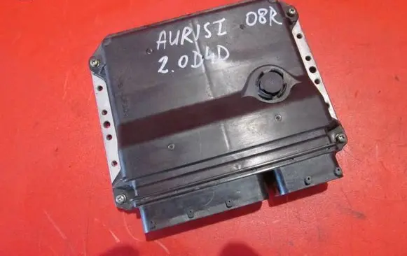 Toyota Auris 150 Engine control unit/module 8966102D82 MB1758004020