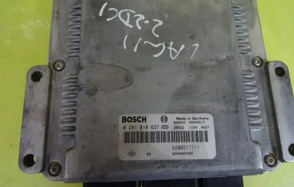 Renault Laguna II Engine control unit/module 0281010637 8200211711