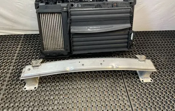 Peugeot 208 II Radiator support slam panel 