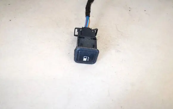 Volkswagen Golf IV Fuel tank opening switch 3b0959833a