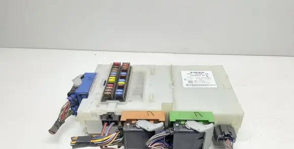 Volvo S80 Fuse module 30765877 7G9T14C256GA