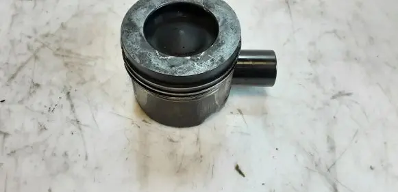 Piston