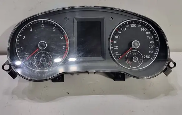 Volkswagen Jetta VI Speedometer (instrument cluster) 5C6920871 ZYS0001204 1241311025