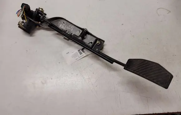 KIA Carens I Accelerator throttle pedal 0281002470 586400109 3519027000