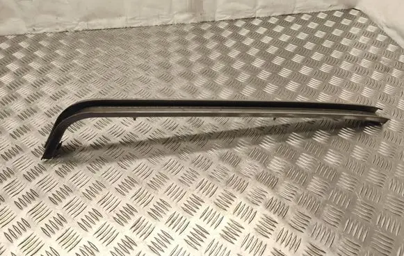 Mazda 5 Sliding door middle rail 
