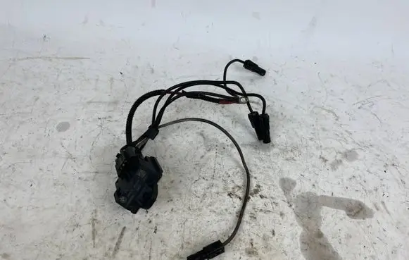 BMW 5 GT F07 Glow plug pre-heat relay 8570087