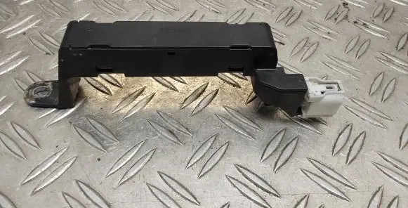 Toyota Yaris Keyless system antenna 8999730070