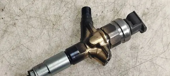 Subaru Legacy Fuel injector 16613AA030 07L00799 DENS00250