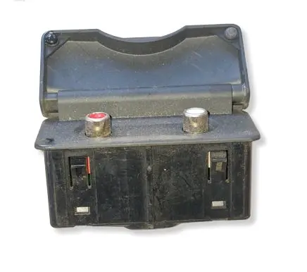 Renault Clio III AUX in-socket connector 280230001R 020411210709 8VD0RB