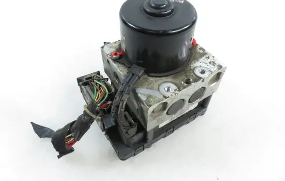 Volkswagen Golf IV ABS Pump 1J0614117B 1J0907379D 10094903003