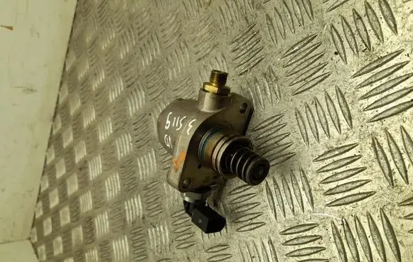 Audi A6 S6 C7 4G Fuel injection high pressure pump 06L127027