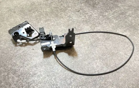 Mercedes-Benz CLS C218 X218 Seat back rest lock catch A2189200172