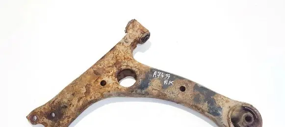 Toyota Avensis T250 Front lower control arm/wishbone