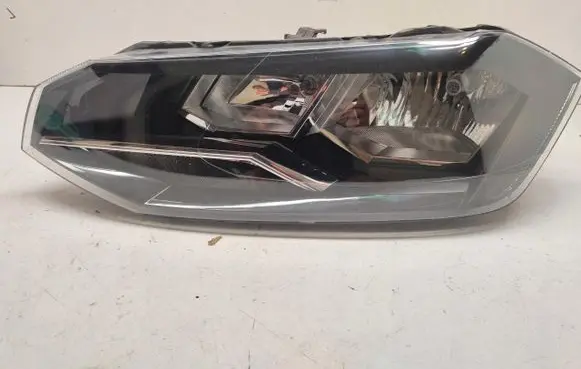 Volkswagen Polo VI Headlight/headlamp