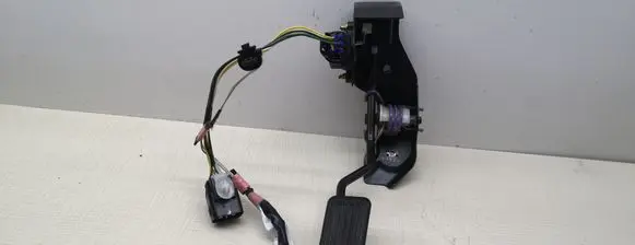 Toyota Corolla E120 E130 Accelerator throttle pedal 7811135030