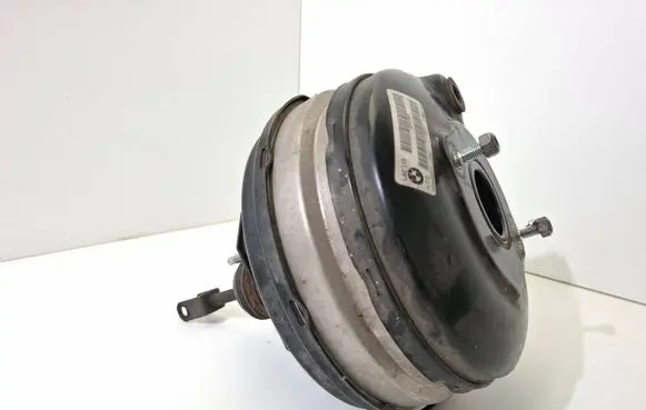 BMW 5 F10 F11 Brake booster 32482815