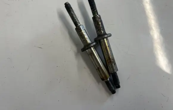 Mazda 3 II Nuts/bolts