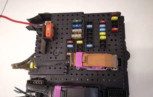 Volvo S60 Fuse box set 30786648 28080157