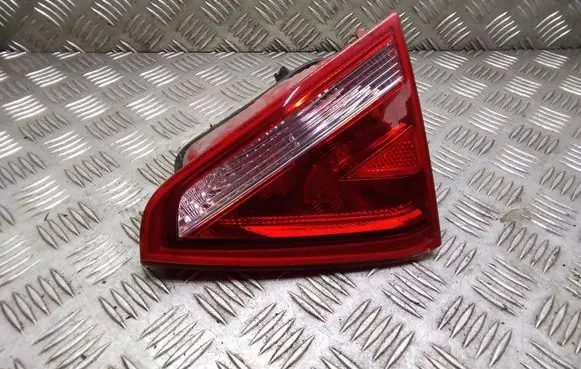 Audi A5 8T 8F Tailgate rear/tail lights 8T0945094