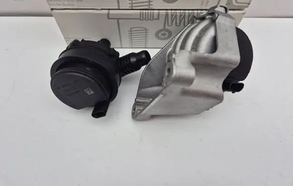 Mercedes-Benz GLA H247 Electric auxiliary coolant/water pump A0005006300