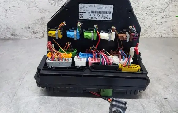 Mercedes-Benz E W212 SAM control unit A2129004711