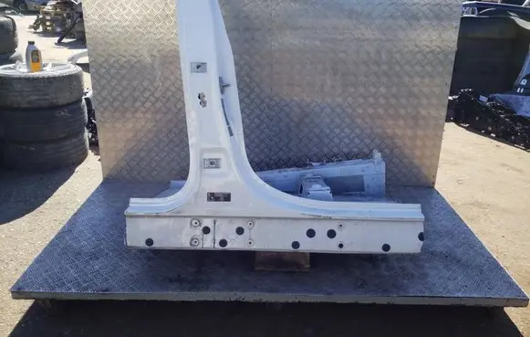 BMW X6 F16 Pillar (middle) 
