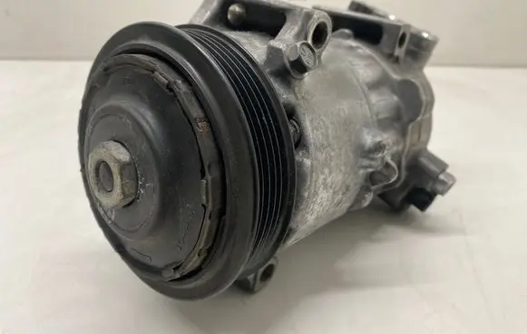Toyota RAV 4 (XA40) Air conditioning (A/C) compressor (pump) 4472500851 6SES14C 08T01413
