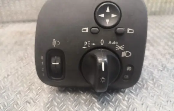Mercedes-Benz C W203 Light switch 2035451404