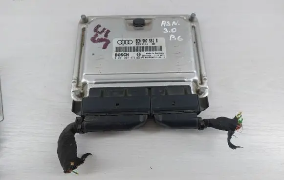 Audi A4 S4 B6 8E 8H Engine control unit/module 8E0907551B 0261207473