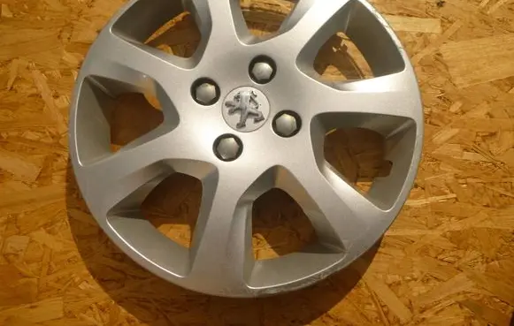 Peugeot 5008 R16 wheel hub/cap/trim 9684641680