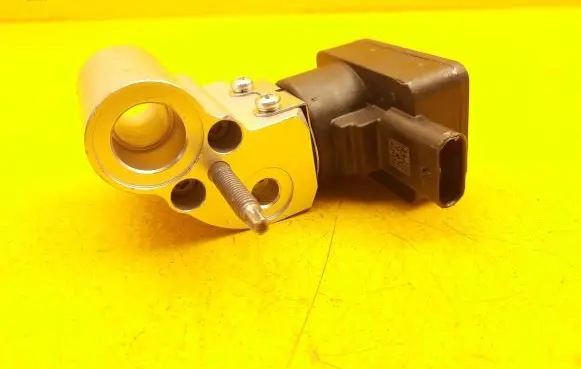 Mercedes-Benz SL R232 Other engine bay part A2328307901