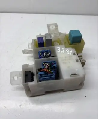 Toyota Corolla E120 E130 Fuse module 043336003K05