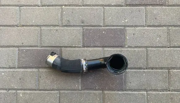 Land Rover Discovery Sport Intercooler hose/pipe HJ326C646 GJ326C715